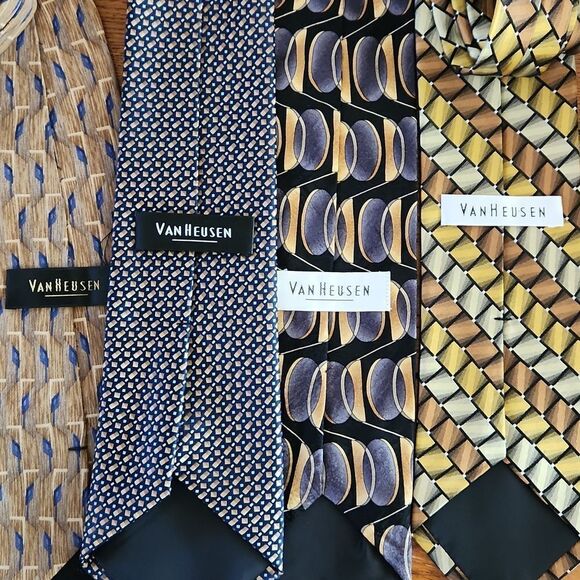Bundle of 4 Van Heusen men's silk ties - Picture 4 of 5